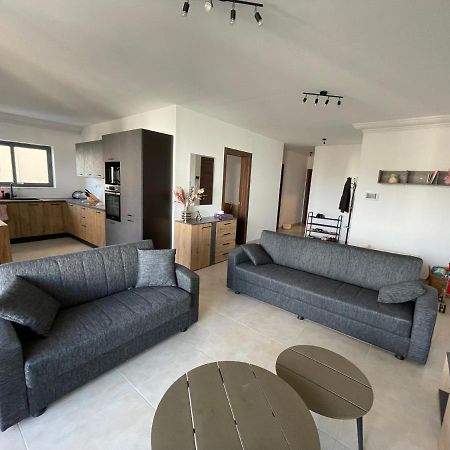 Blue Skies Family Apartment With Terrace St. Paul's Bay Exteriör bild