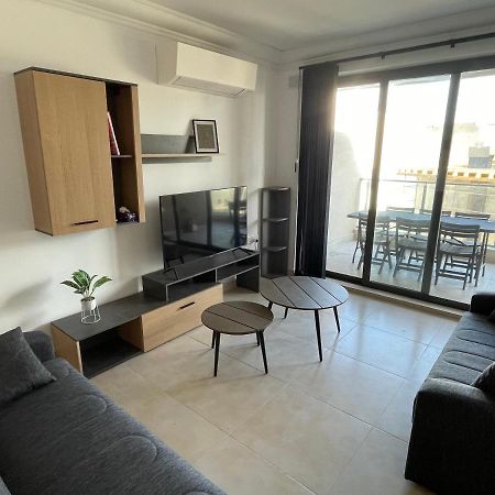 Blue Skies Family Apartment With Terrace St. Paul's Bay Exteriör bild
