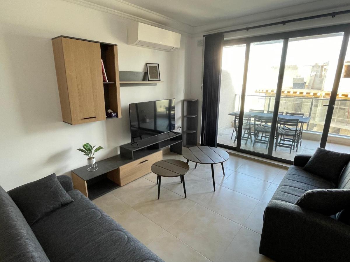 Blue Skies Family Apartment With Terrace St. Paul's Bay Exteriör bild